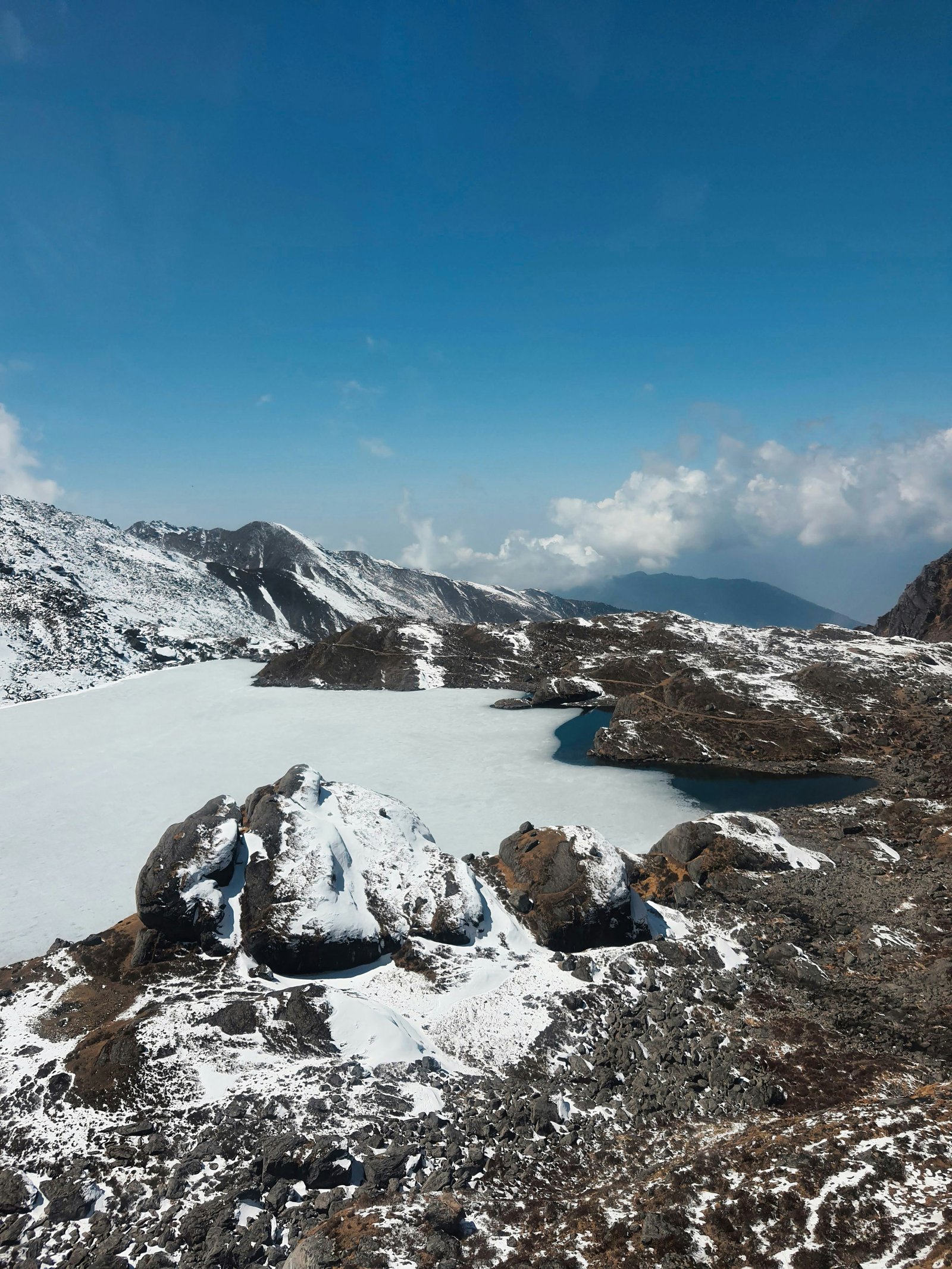 Trekking trail toward Gosaikunda in Langtang National Park