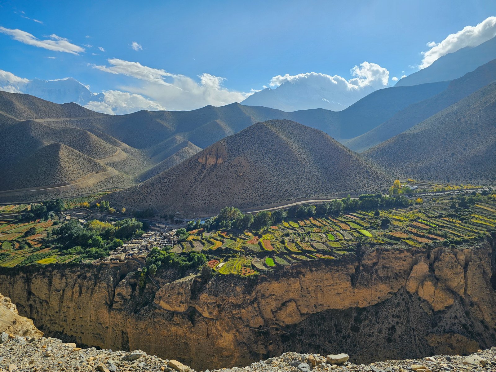 Scenic mountain landscapes on the way to Nepal
