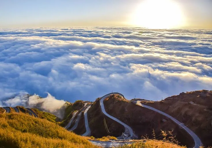 Thambi Viewpoint (Silk Route Sunrise)
